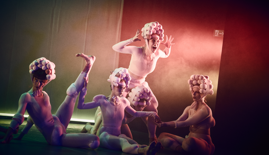 The performance “V.O.M.P” - part of the Genderhouse festival 2021 at the dance theater Bora Bora.