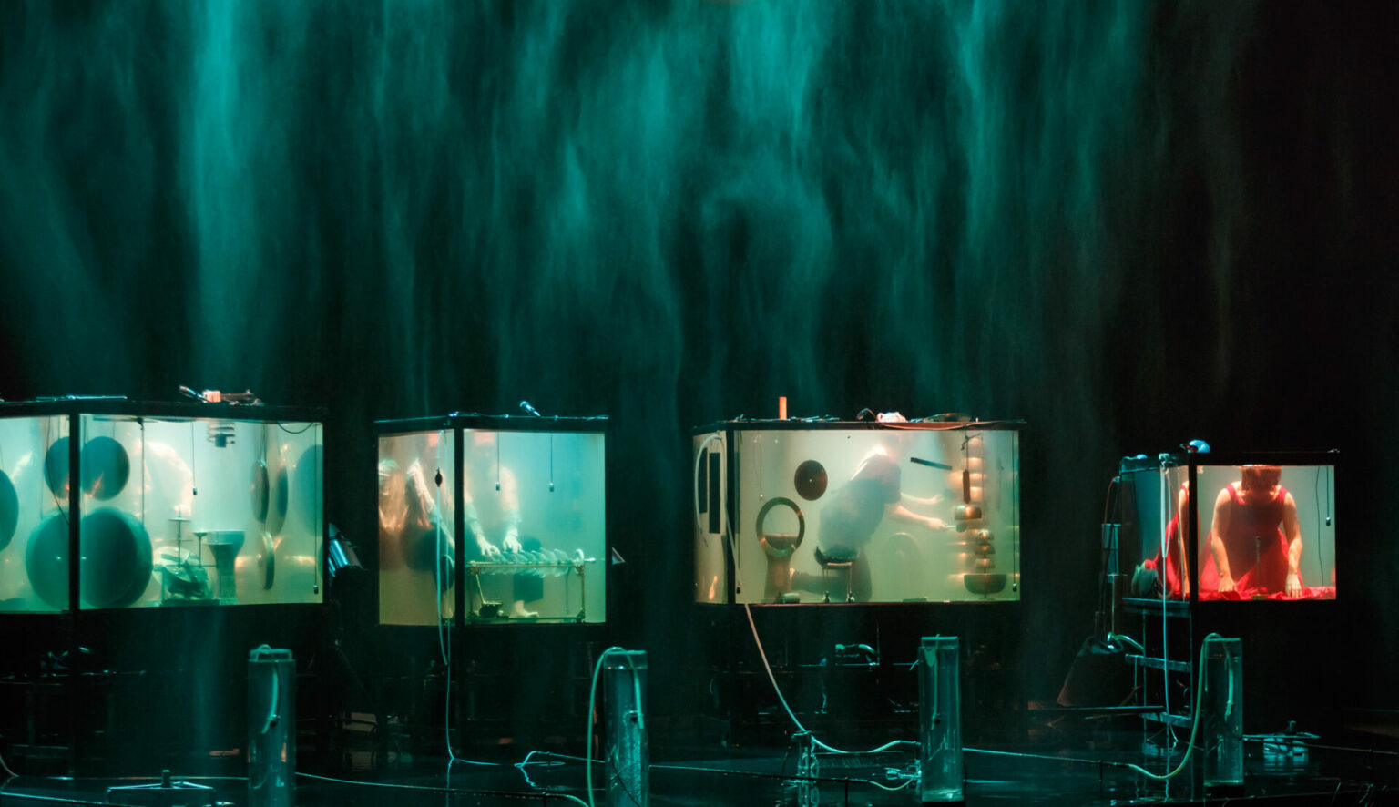 The performance “Aquasonic” - part of IETM Aarhus 2023 at the dance theater Bora Bora